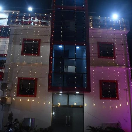 Hotel Awadh Palace Sahjanwa Kültér fotó