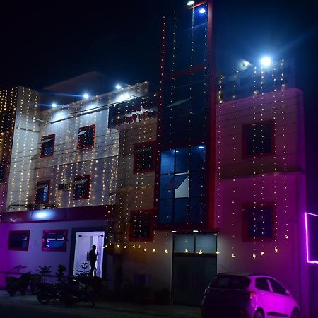 Hotel Awadh Palace Sahjanwa Kültér fotó