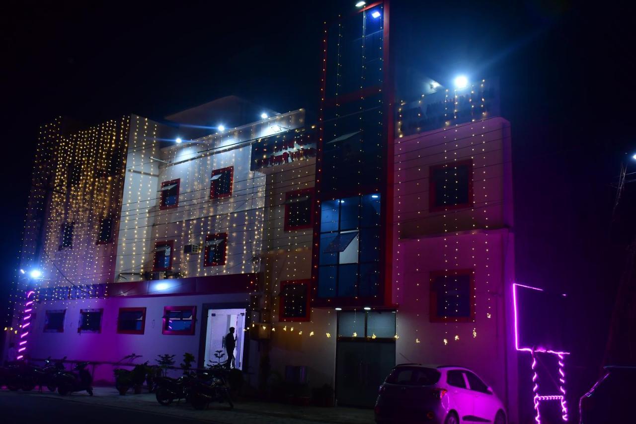 Hotel Awadh Palace Sahjanwa Kültér fotó