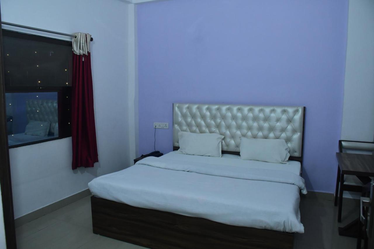 Hotel Awadh Palace Sahjanwa Kültér fotó